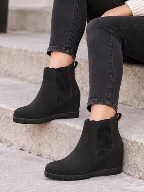 sorel joan of arctic wedge ii chelsea black nubuck ankle boots women’s size 9
